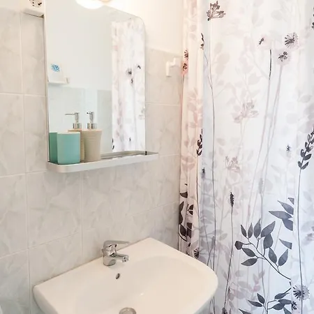 Asterias Hotel apartamentowy Panteli